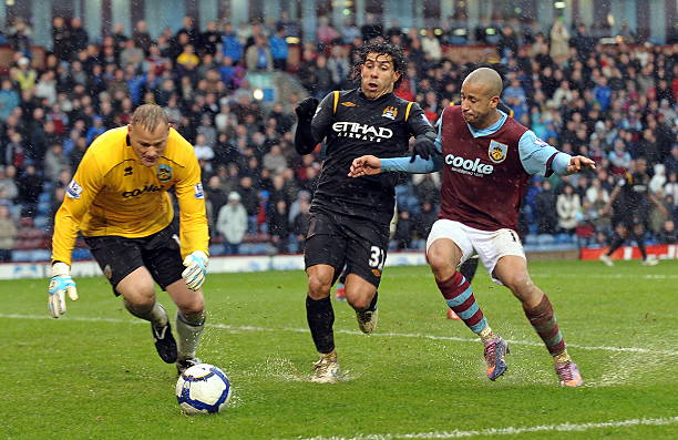 板很强硬 板很强硬